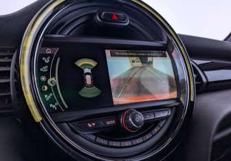 Подержанный автомобиль MINI Hatch 2020 года (27 фото)