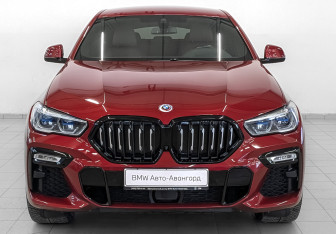 Подержанный автомобиль BMW X6 2021 года (2 фото)
