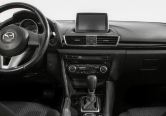 Подержанный автомобиль Mazda 3 Sedan 2014 года (11 фото)