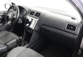 Подержанный автомобиль Volkswagen Polo Sedan 2012 года (6 фото)