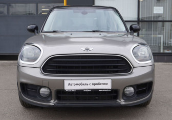 Подержанный автомобиль MINI Countryman 2017 года (2 фото)