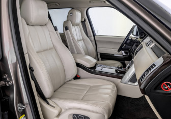 Подержанный автомобиль Land Rover Range Rover 2015 года (24 фото)