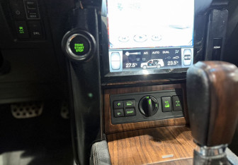 Подержанный автомобиль Toyota Land Cruiser Prado 2011 года (17 фото)