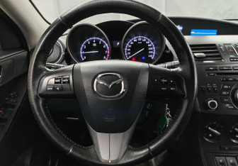 Подержанный автомобиль Mazda 3 Hatchback 2012 года (12 фото)