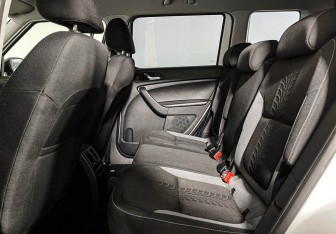 Подержанный автомобиль Skoda Yeti 2015 года (10 фото)