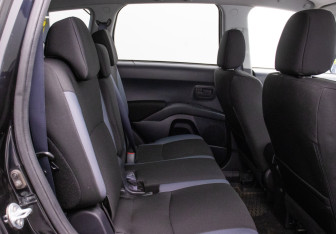 Подержанный автомобиль Mitsubishi Outlander 2008 года (12 фото)