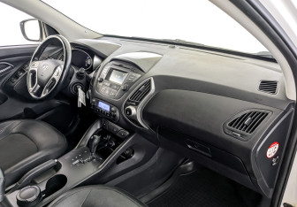 Подержанный автомобиль Hyundai ix35 2014 года (11 фото)