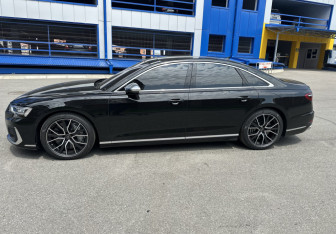 Новый Audi S8 2025 (15 фото)