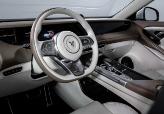 Подержанный автомобиль Voyah Free 2022 года (14 фото)