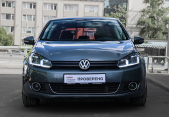 Подержанный автомобиль Volkswagen Golf Hatchback 2012 года (2 фото)
