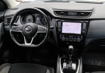Подержанный автомобиль Nissan Qashqai 2019 года (10 фото)