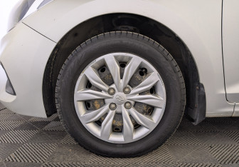 Подержанный автомобиль Hyundai Solaris Sedan 2018 года (12 фото)