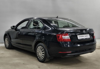 Подержанный автомобиль Skoda Octavia Liftback 2018 года (7 фото)