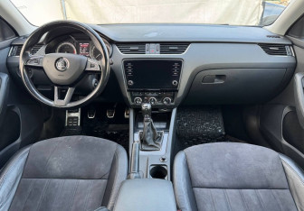 Подержанный автомобиль Skoda Octavia Liftback 2018 года (9 фото)