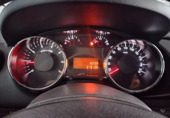 Подержанный автомобиль Peugeot 3008 2010 года (12 фото)