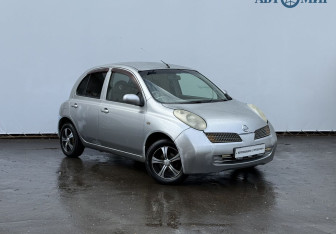 Подержанный автомобиль Nissan March Hatchback 2002 года (3 фото)