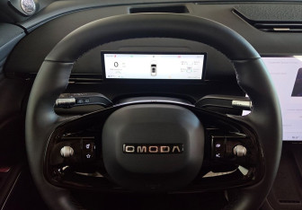 Подержанный автомобиль Omoda C7 2025 года (12 фото)