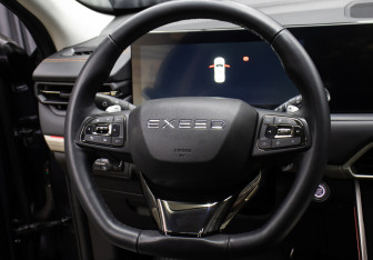 Подержанный автомобиль Exeed TXL 2023 года (16 фото)