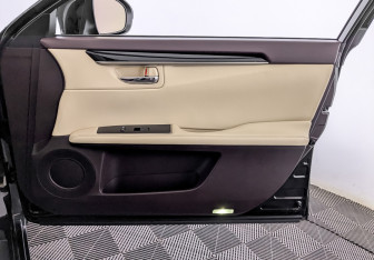 Подержанный автомобиль Lexus ES 2016 года (26 фото)