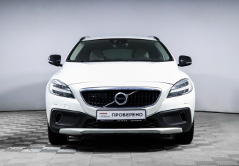 Подержанный автомобиль Volvo V40 Cross Country 2017 года (2 фото)