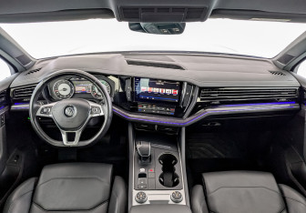 Подержанный автомобиль Volkswagen Touareg 2019 года (14 фото)