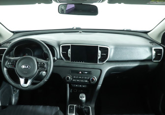 Подержанный автомобиль Kia Sportage 2017 года (12 фото)
