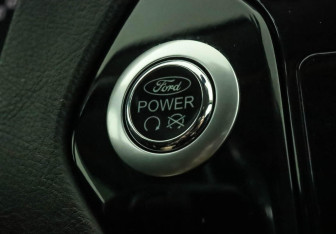 Подержанный автомобиль Ford Mondeo Sedan 2014 года (20 фото)