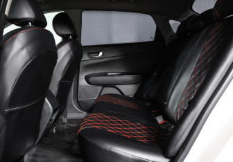 Подержанный автомобиль Kia Optima Sedan 2019 года (11 фото)