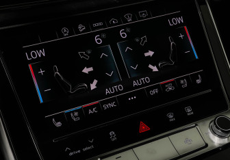 Подержанный автомобиль Audi Q7 2021 года (20 фото)