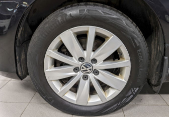 Подержанный автомобиль Volkswagen Passat Sedan 2012 года (18 фото)