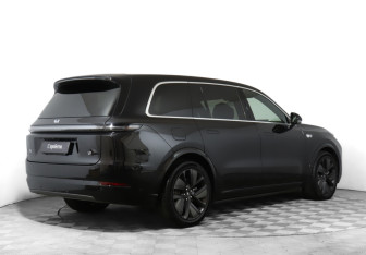 Подержанный автомобиль LiXiang L9 2024 года (5 фото)