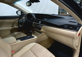 Подержанный автомобиль Lexus ES 2014 года (24 фото)