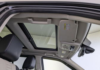 Подержанный автомобиль Land Rover Freelander 2013 года (23 фото)