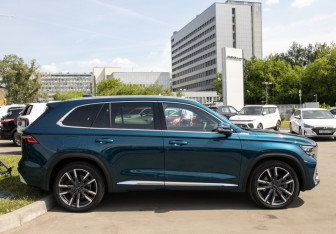 Подержанный автомобиль Geely Monjaro 2023 года (3 фото)