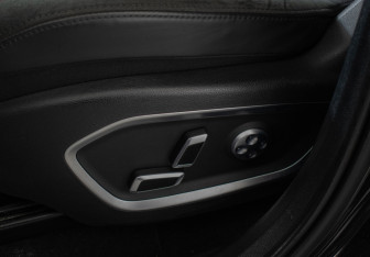 Подержанный автомобиль Geely Tugella 2023 года (14 фото)