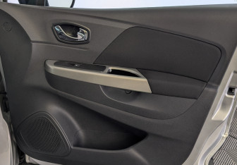 Подержанный автомобиль Renault Kaptur 2016 года (25 фото)