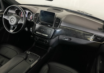 Подержанный автомобиль Mercedes-Benz GLE 2017 года (12 фото)