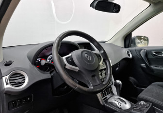 Подержанный автомобиль Renault Koleos 2013 года (15 фото)