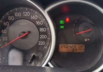 Подержанный автомобиль Nissan Tiida Sedan 2008 года (16 фото)