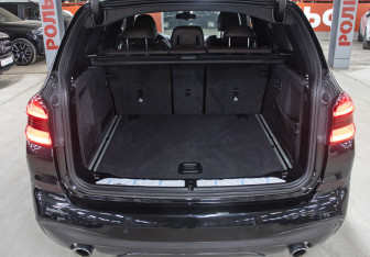 Подержанный автомобиль BMW X3 2019 года (10 фото)