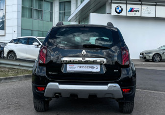 Подержанный автомобиль Renault Duster 2016 года (6 фото)
