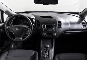 Подержанный автомобиль Kia Cerato Sedan 2016 года (9 фото)