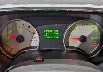 Подержанный автомобиль Ford Explorer 2008 года (18 фото)