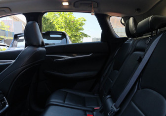Подержанный автомобиль Infiniti QX50 2018 года (8 фото)
