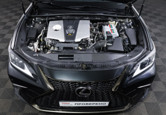 Подержанный автомобиль Lexus ES 2020 года (9 фото)