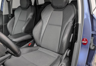 Подержанный автомобиль Skoda Karoq 2021 года (18 фото)