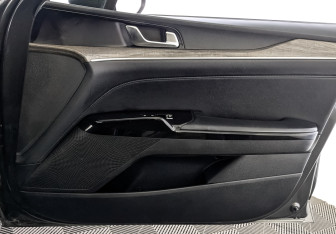 Подержанный автомобиль Kia K5 2021 года (25 фото)