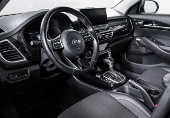 Подержанный автомобиль Kia Seltos 2020 года (14 фото)