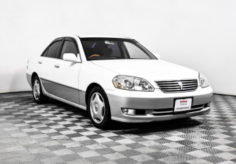 Подержанный автомобиль Toyota Mark II Sedan 2001 года (3 фото)