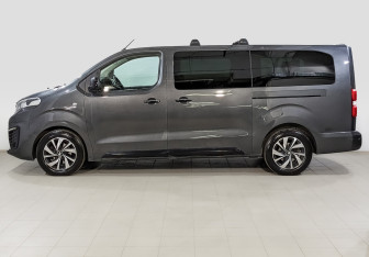 Подержанный автомобиль Peugeot Traveller 2020 года (8 фото)